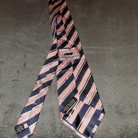 Pink & Dark Blue Striped Necktie Geoffrey Beene - Picture 5 of 7